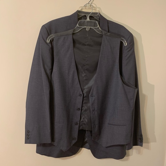 44R - Pronto Uomo  Suit Coat and Vest - Picture 16 of 16